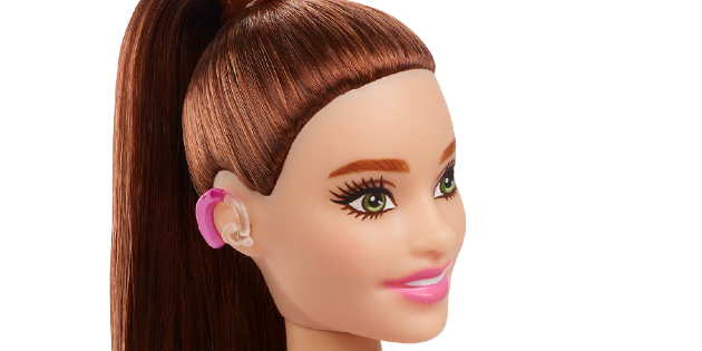 Barbie con audífono, ¿un exceso o una inspiración?