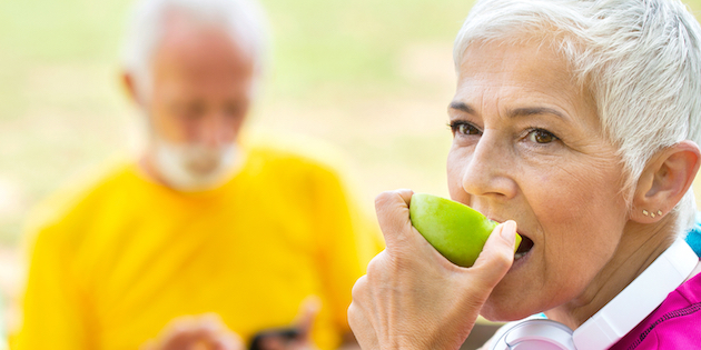 ¿Podrán recargarse de energía los audífonos masticando?