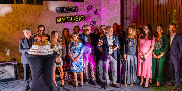 Oticon cumple 35 años en España y hace “Premium” a su galardonada gama de audífonos More